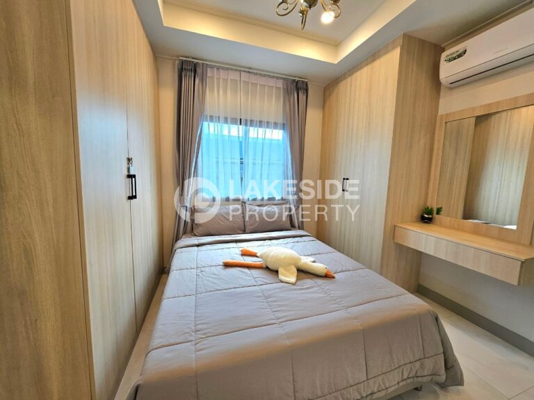 LINE_ALBUM_private house James_241107_21